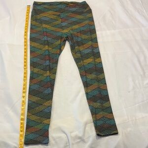LuLaRoe women’s Leggings with Wavy Multicolor Design